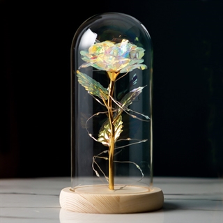 Kunstig rose med lyskæde i glaskuppel 